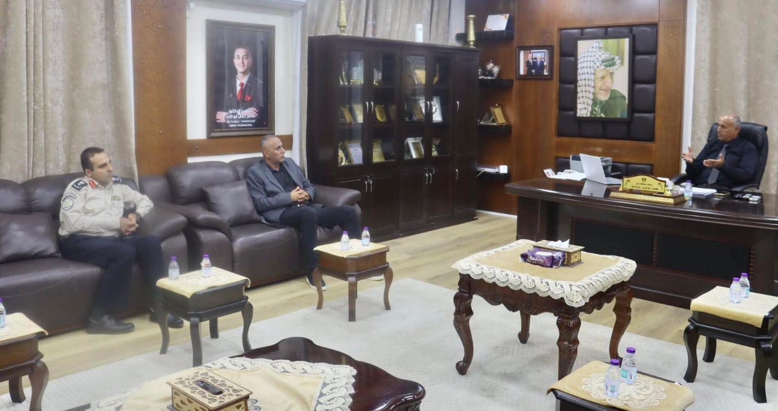 الضابطة الجمركية تلتقي محافظ محافظة جنين الأخ كمال أبو الرب ورئيس بلديتها لبحث التعاون المشترك