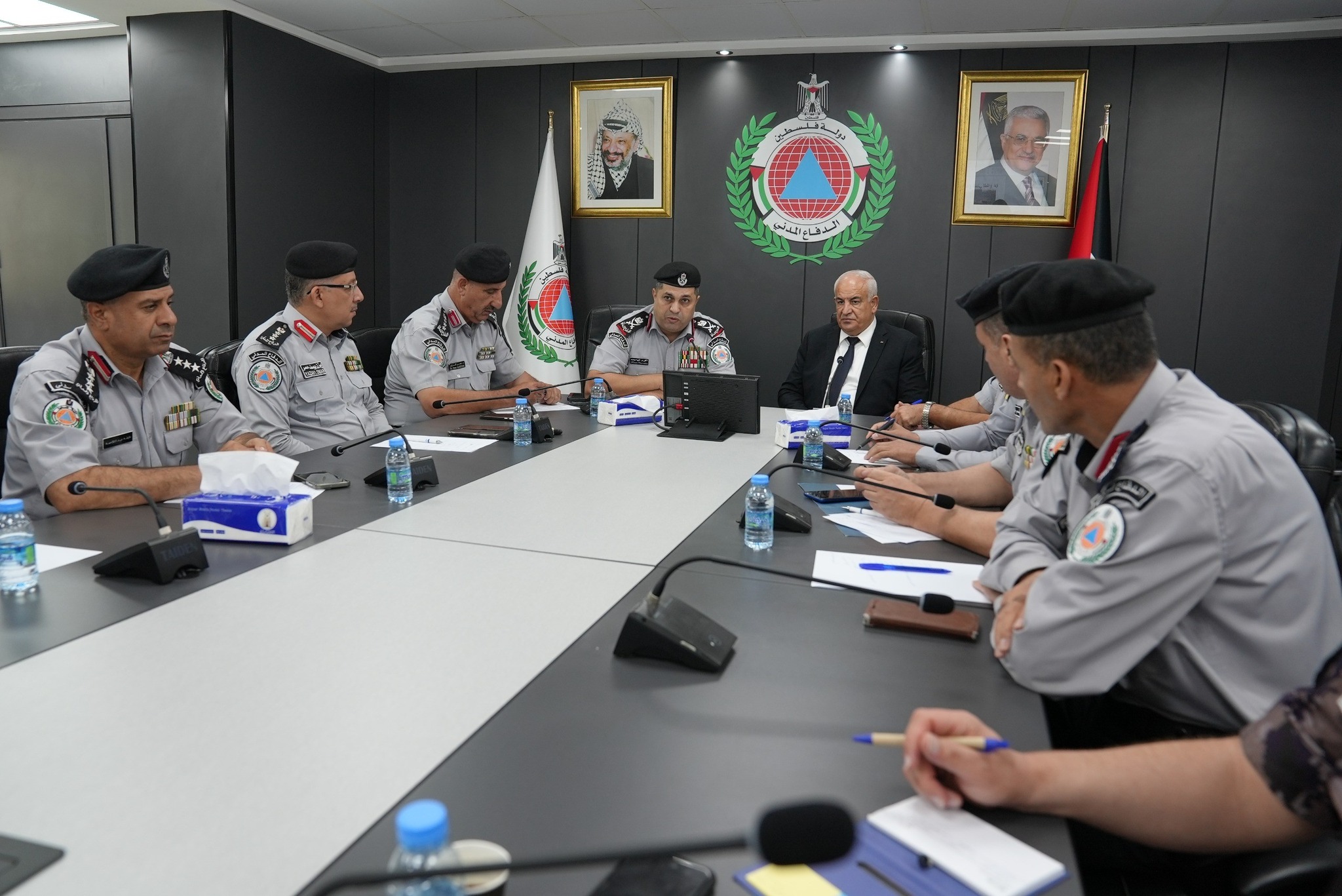 وزير الداخلية اللواء زياد هب الريح يقف على جاهزية الدفاع المدني في ظل الظروف الحالية