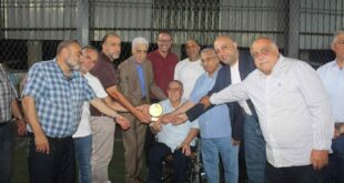 فلسطين تجمعنا" ونجوم الأهلي صيدا يكرّمون الطبيب الإنساني الدكتور نبيل الراعي في "مباراة الوفاء"