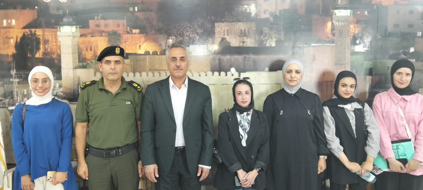 التوجيه السياسي يلتقي جهاز المخابرات العامة ضمن برنامج تدريب طالبات قسم العلوم السياسية بجامعة الخليل