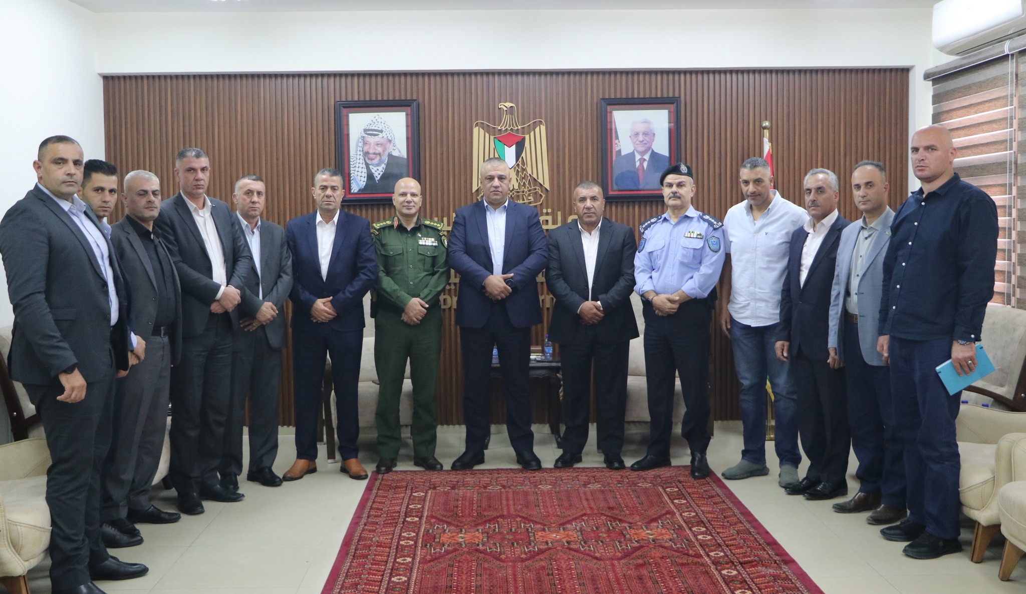محافظ الخليل خالد دودين يستقبل قائد الارتباط العسكري ويبحث معه تطورات الأوضاع في المحافظة