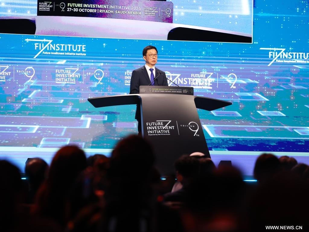 نائب الرئيس الصيني هان تشنغ يدعو إلى التعاون المربح للجميع والازدهار المشترك خلال منتدى رئيسي