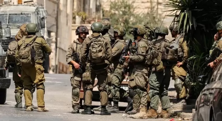 الاحتلال يعتقل 15 مواطناً من الضفة الغربية