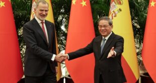 الصين : رئيس مجلس الدولة الصيني يلتقي ملك إسبانيا