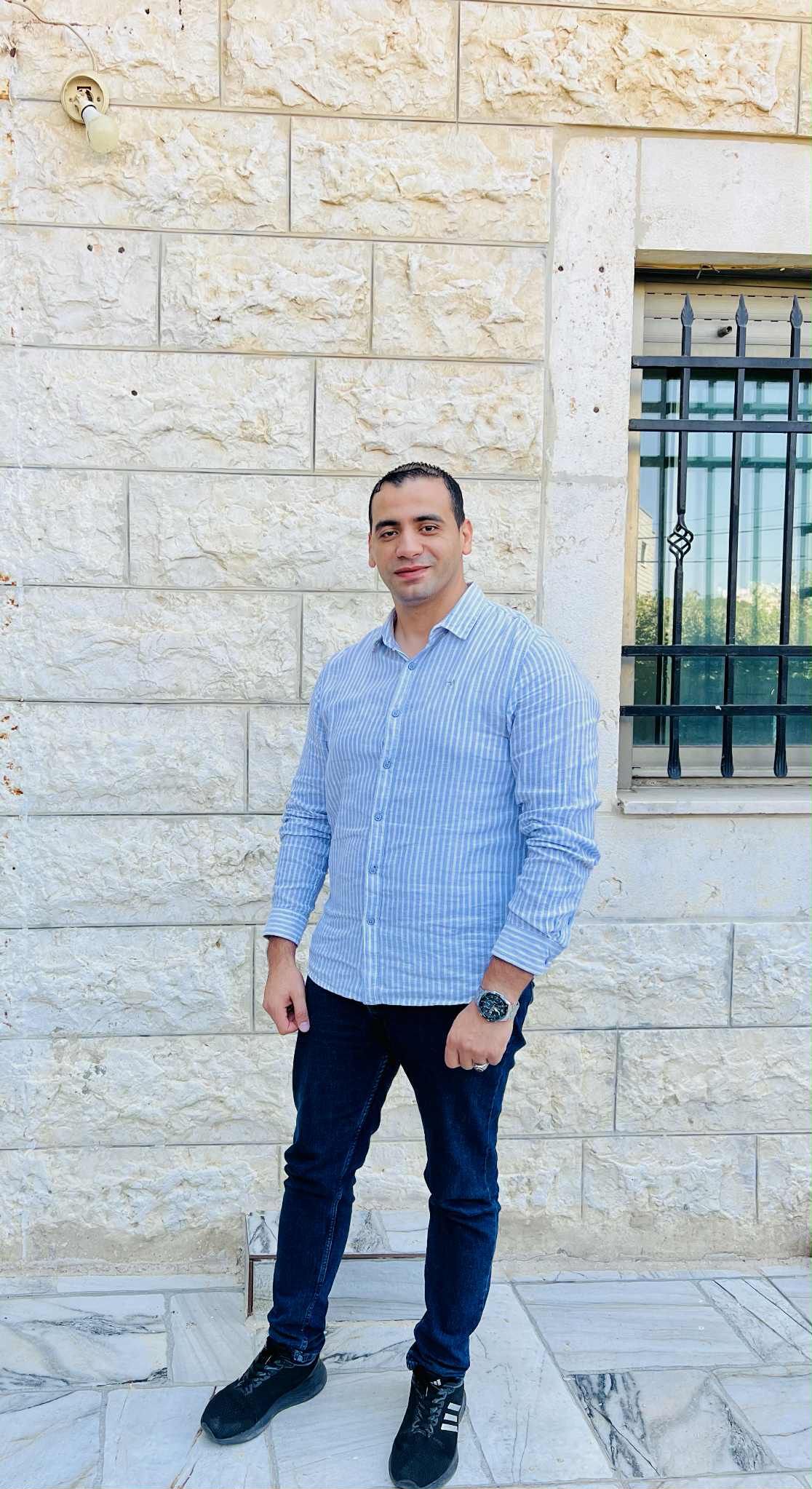 السودان بين الانقسام والتماسك ، تحليل سياسي وأزمة إنسانية متفاقمة