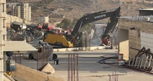 جرافات الاحتلال تهدم مساكن في بلدة عناتا شرق القدس المحتلة