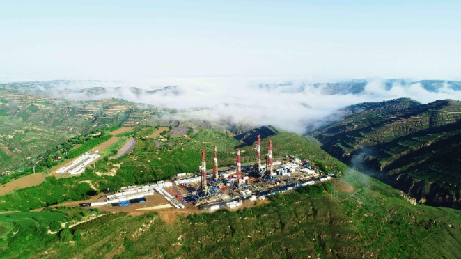 الصين : أكثر من 20 مليون طن ..الإنتاج التراكمي من النفط الصخري في حقل تشانغتشينغ النفطي