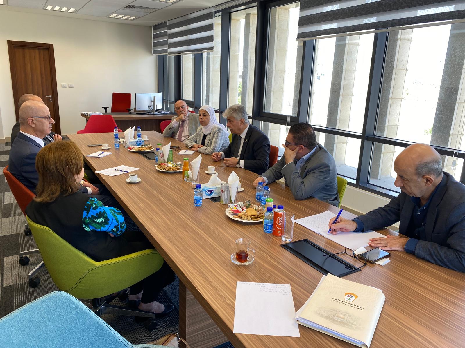 المركزية للانتخابات تعقد اجتماعاً تشاورياً مع اللجنة التحضيرية لانتخابات المجلس الوطني