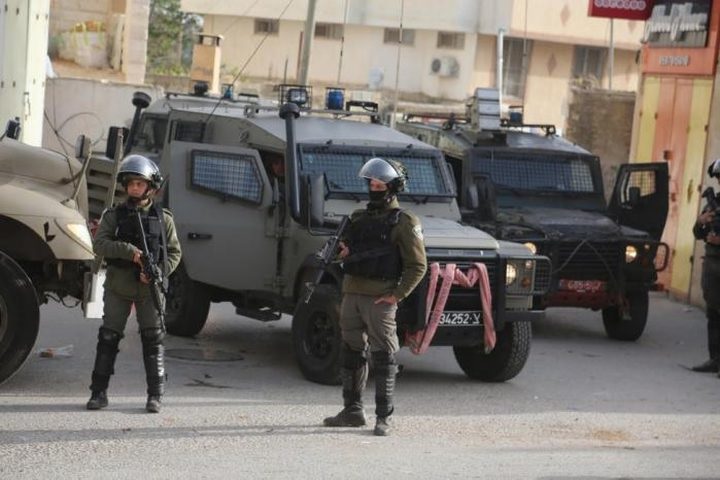 إصابة عاملين جراء اعتداء قوات الاحتلال عليهما في الرام