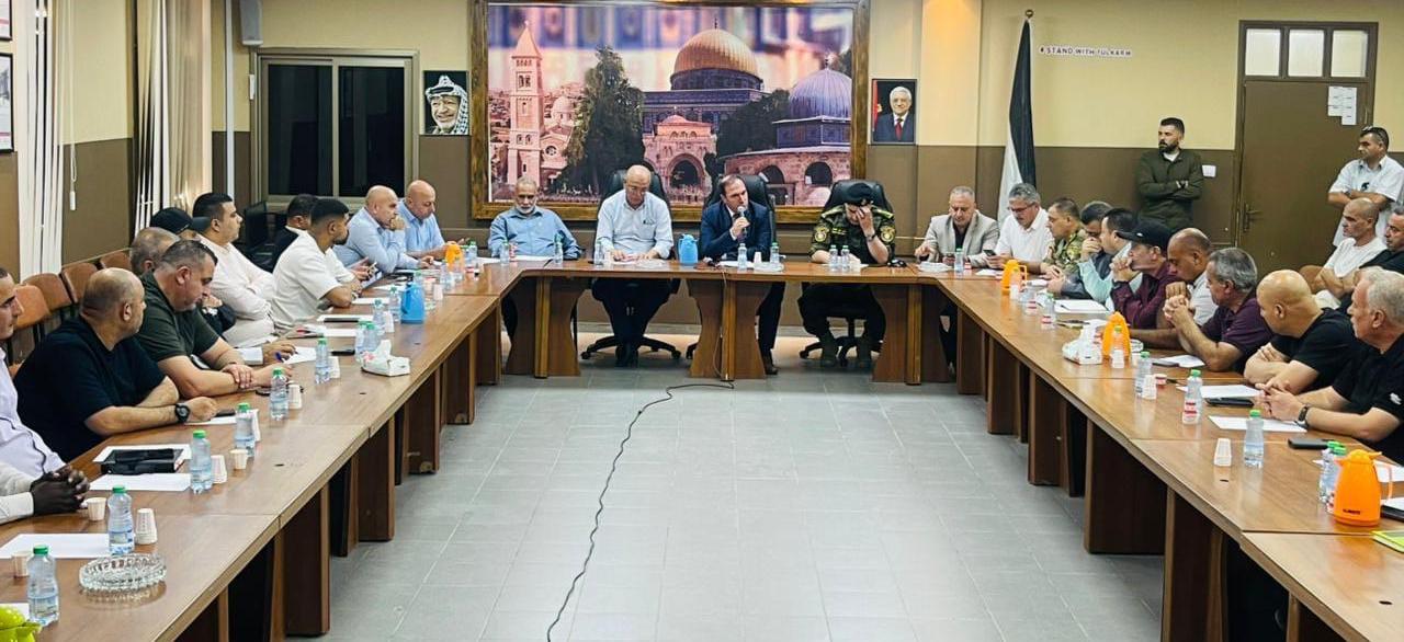 عبد الله كميل يترأس اجتماع اللجنة التحضيرية لإحياء الذكرى الـ21 لاستشهاد القائد ياسر عرفات وإعلان وثيقة الاستقلال