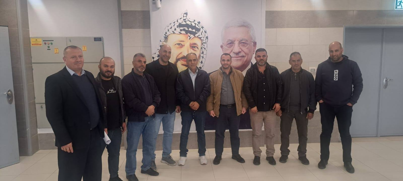 حركة فتح منطقة بني نعيم التنظيمية تشارك في "مؤتمر الشاعر عز الدين مناصرة" وتزور مستشفى محمود عباس في حلحول