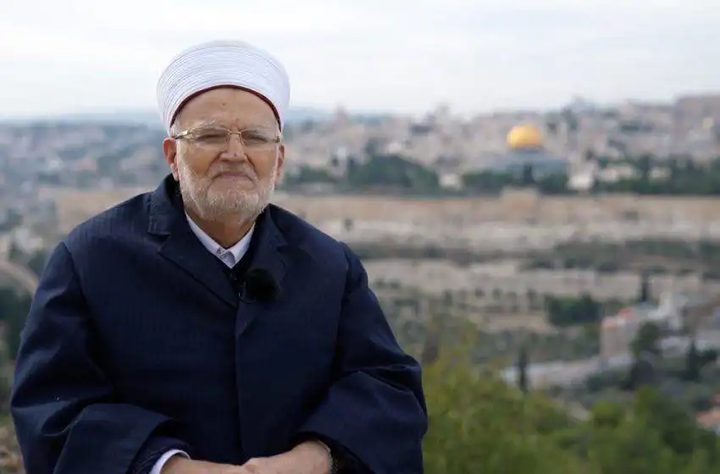 الاحتلال يبدأ محاكمة الشيخ عكرمة صبري بزعم "التحريض"