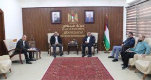 محافظ الخليل خالد دودين يستقبل رئيس بلدية يطا جميل عوض