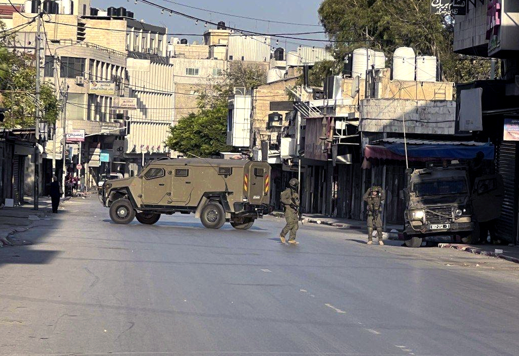 جيش الاحتلال يواصل اقتحام مدينة نابلس 