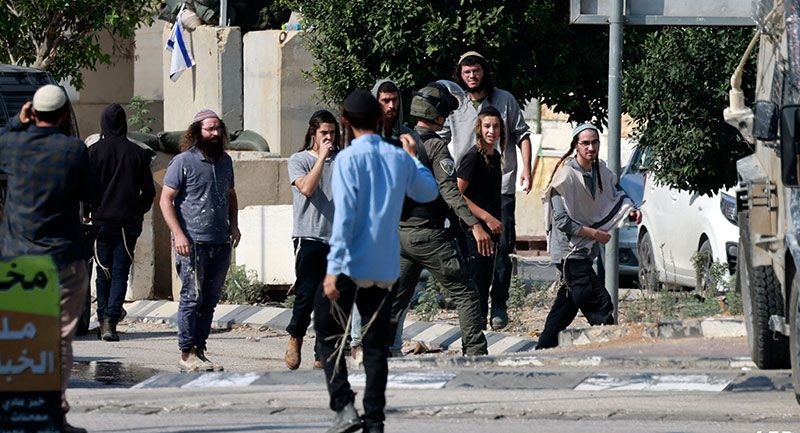 سنغافورة تفرض عقوبات مالية وحظر دخول على 4 مستوطنين