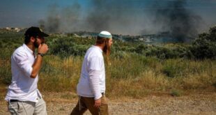 مستوطنون يحطمون منزلاً في سلواد ويحرقون بركسًا زراعيًا في مخماس