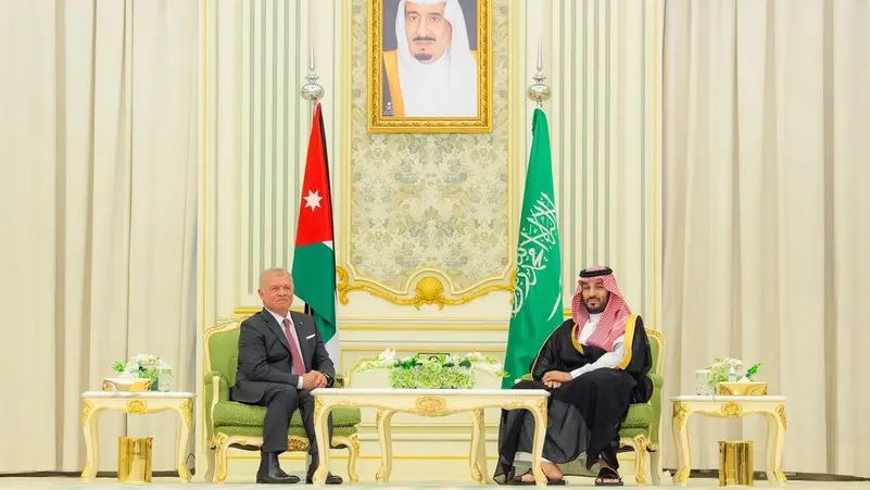ولي العهد السعودي وملك الأردن يناقشان تطورات الأوضاع الإقليمية