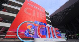 وصول معروضات للدورة الثامنة من معرض الصين الدولي للاستيراد إلى شانغهاي