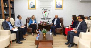 د. أبو هولي يلتقي القنصل البريطاني تحضيرًا لاجتماع اللجنة الاستشارية للأونروا وسبل دعمها