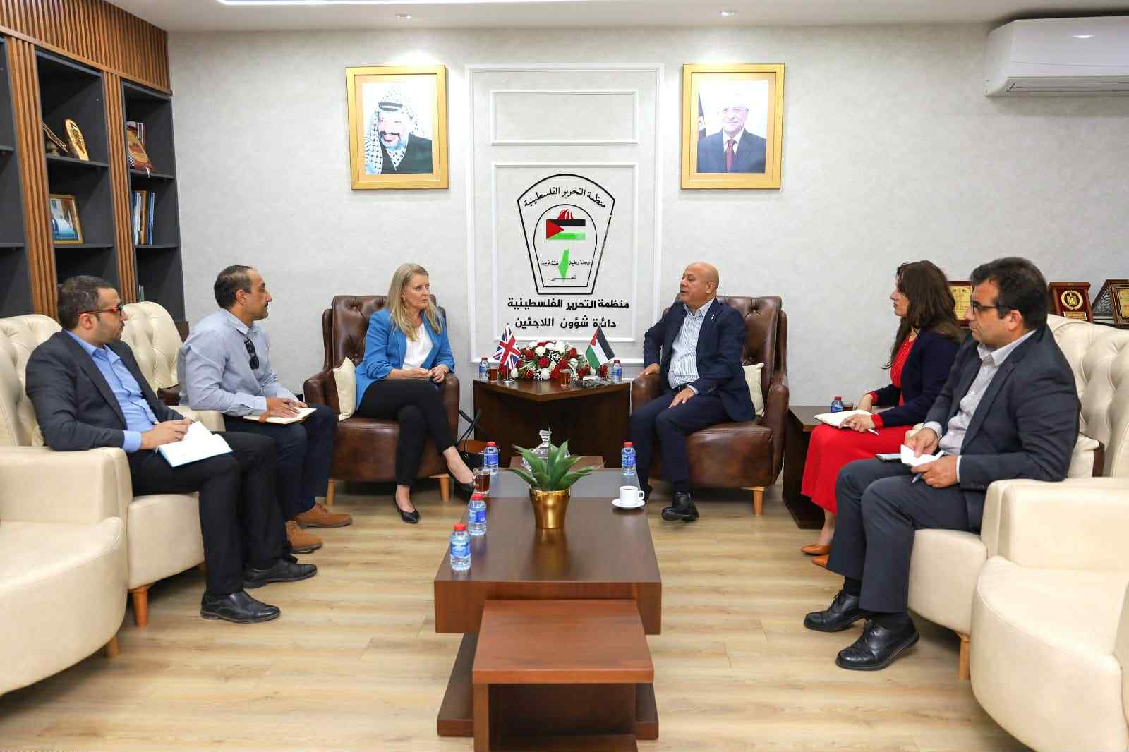 د. أبو هولي يلتقي القنصل البريطاني تحضيرًا لاجتماع اللجنة الاستشارية للأونروا وسبل دعمها