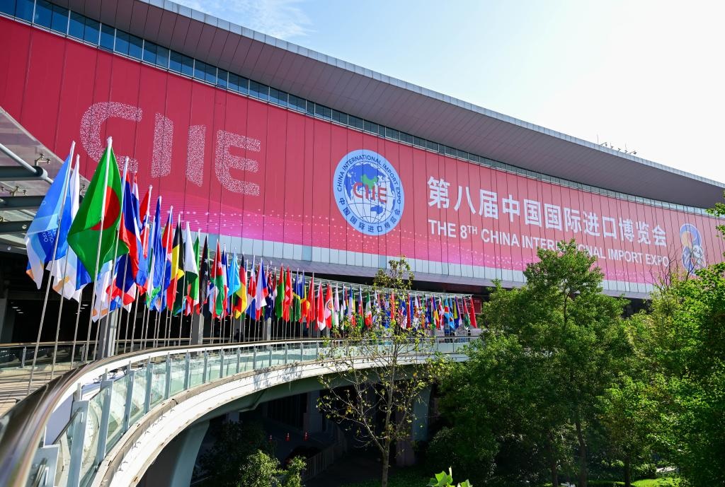 معرض الصين الدولي للاستيراد يشهد صفقات مزمعة تتجاوز قيمتها 83 مليار دولار