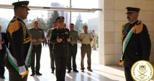 اللواء محمد الخطيب يزور ضريح الشهيد ياسر عرفات ويضع إكليلًا من الزهور في الذكرى الـ21 لاستشهاده