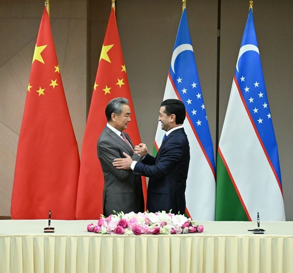 بيان صحفي مشترك يصدر عن الحوار الاستراتيجي الثاني بين وزيري خارجية الصين وأوزبكستان