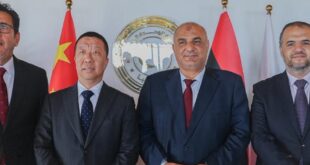 القائم بأعمال السفارة الصينية في ليبيا يلتقي مع عدد من كبار مسؤولي وزارة الخارجية الليبية