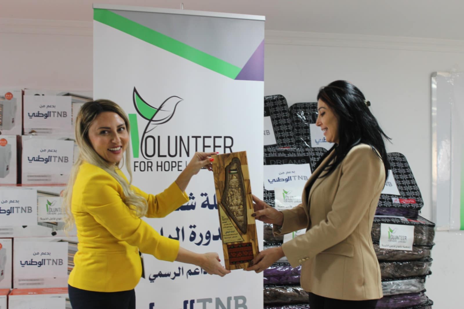 تطوع للأمل الخيرية بدعم من البنك الوطني توزع نحو 100 صوبة وحرام لصالح الأسر ضمن حملة "شتاء دافئ"