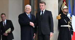 الرئيس محمود عباس يجتمع مع نظيره الفرنسي إيمانويل ماكرون