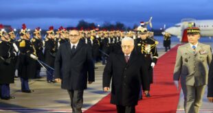 الرئيس محمود عباس يصل فرنسا في زيارة رسمية