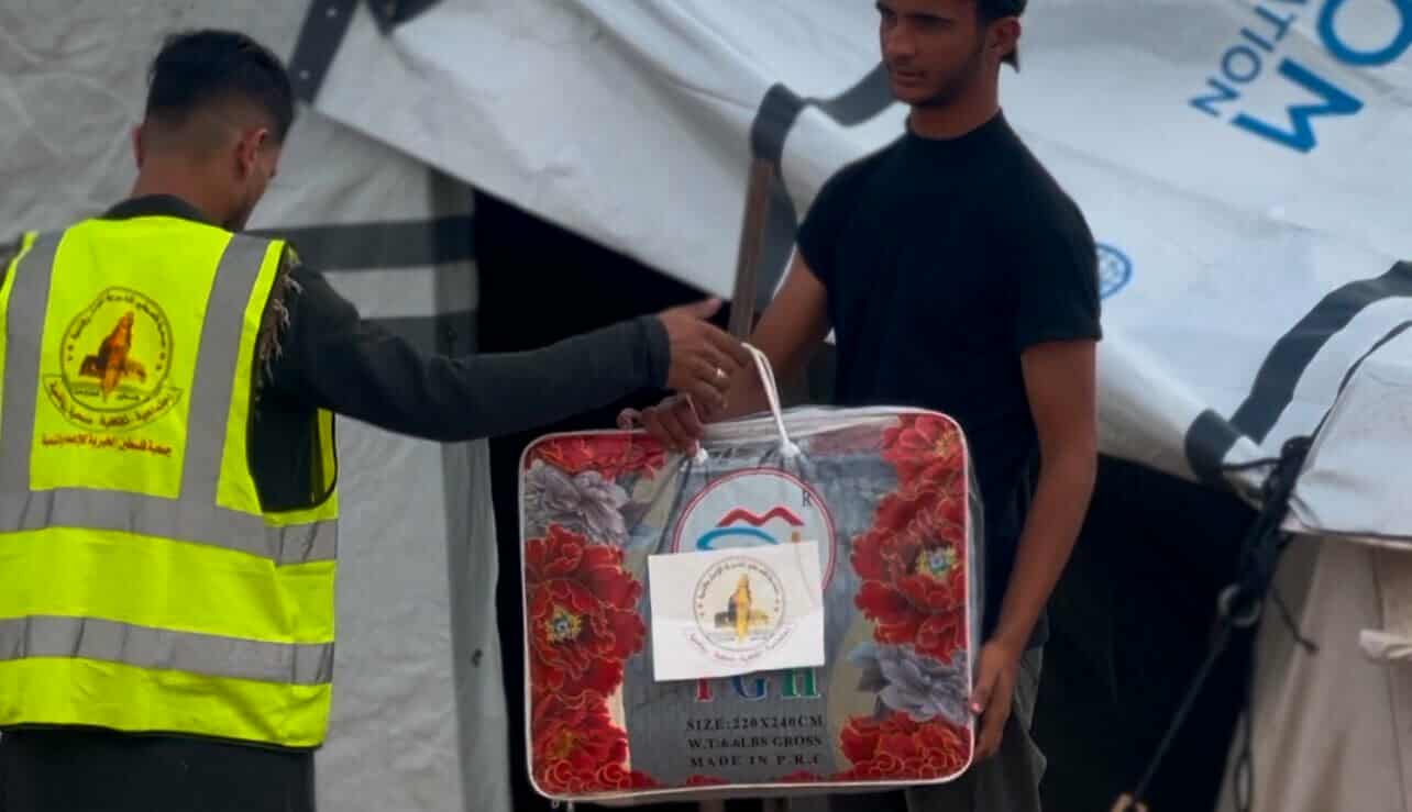 "فلسطين الخيرية" تُطلق حملة "دفء من أجل غزة" وتستهدف مئات الأسر شمال القطاع