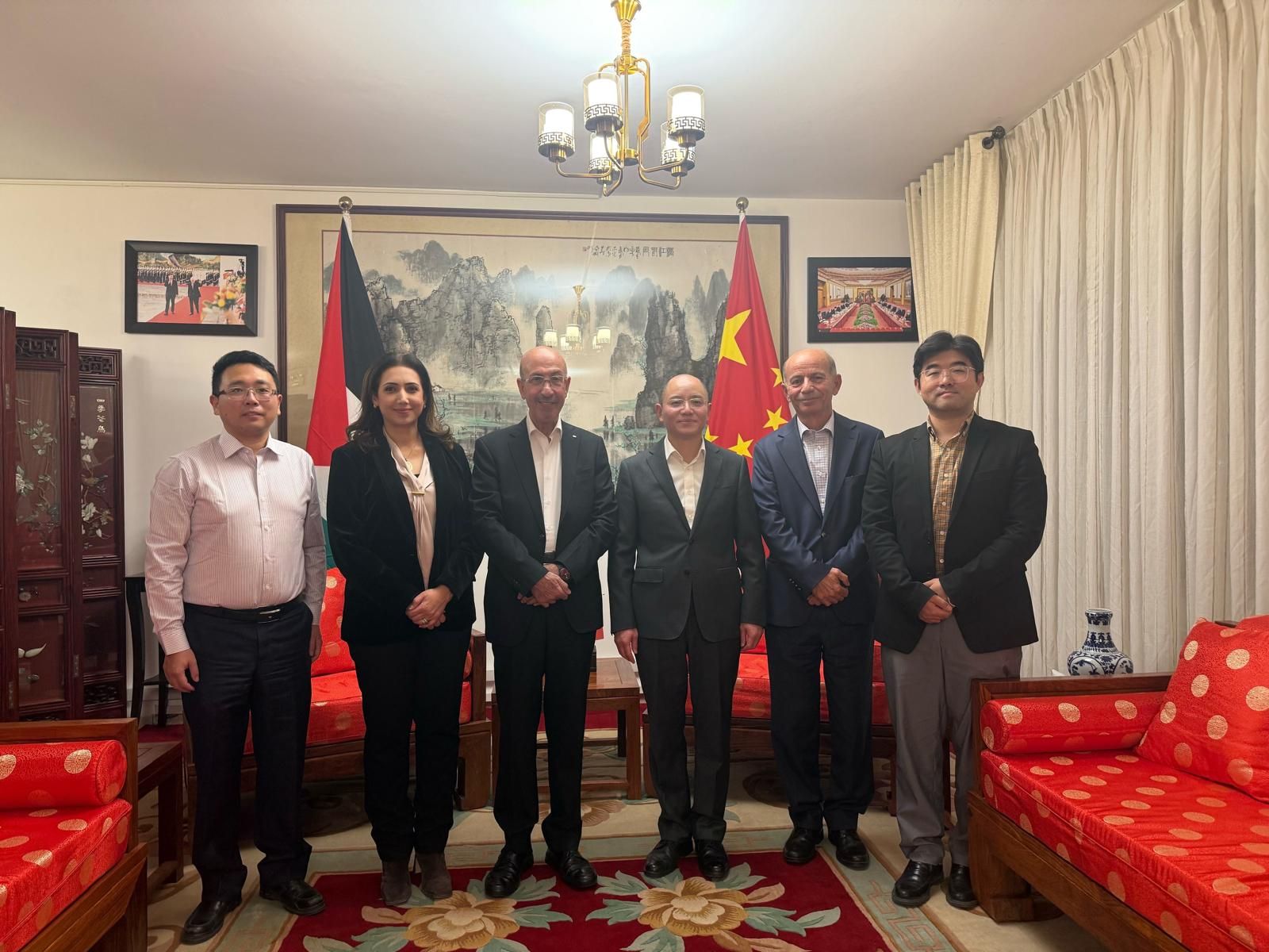 وفد فلسطيني يلتقي السفير الصيني تسنغ جيشين في رام الله