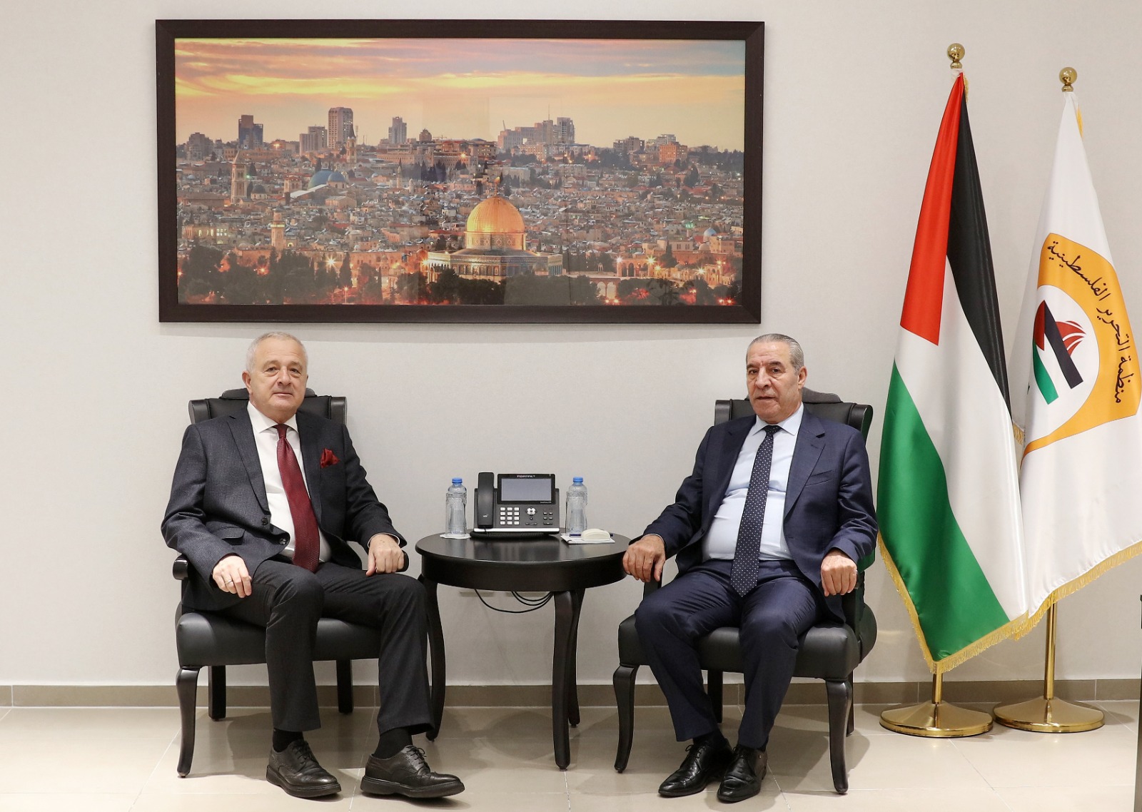 حسين الشيخ يستقبل ممثل روسيا لدى السلطة الفلسطينية السفير غوتشا بواتشيدزه