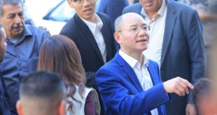 السفير الصيني تسنغ جيشين يزور مخيم الفارعة والتجمعات البدوية بالأغوار الشمالية