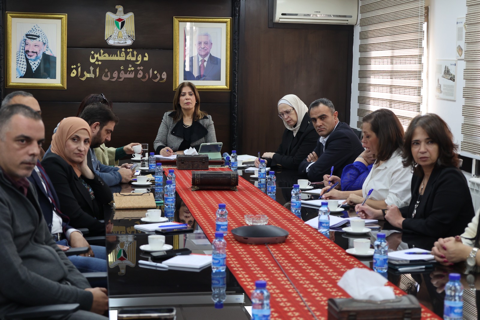 وزارة شؤون المرأة تعقد لقاء تشاوريا مع مؤسسات المجتمع المدني النسوية والحقوقية في الضفة وغزة