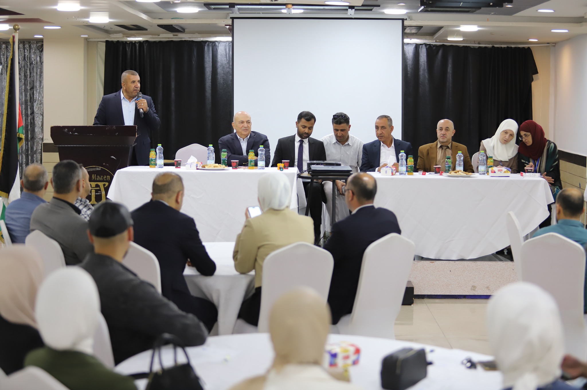 محافظ الخليل يؤكد أهمية توثيق الإرث المادي خلال مشاركته في الورشة الختامية لتوثيق المباني التاريخية