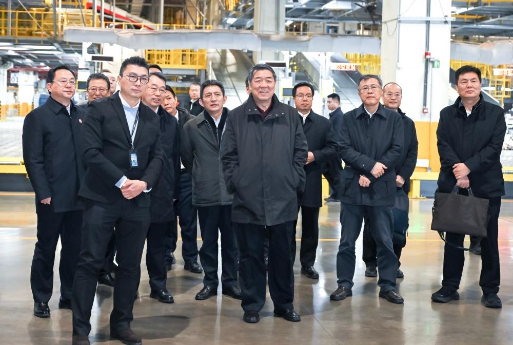 الصين : نائب رئيس مجلس الدولة الصيني يدعو إلى تعزيز جودة وفعالية التجارة الخارجية