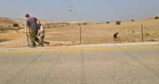 مستوطنون يسيّجون أراضي الفلسطينيين بالأغوار