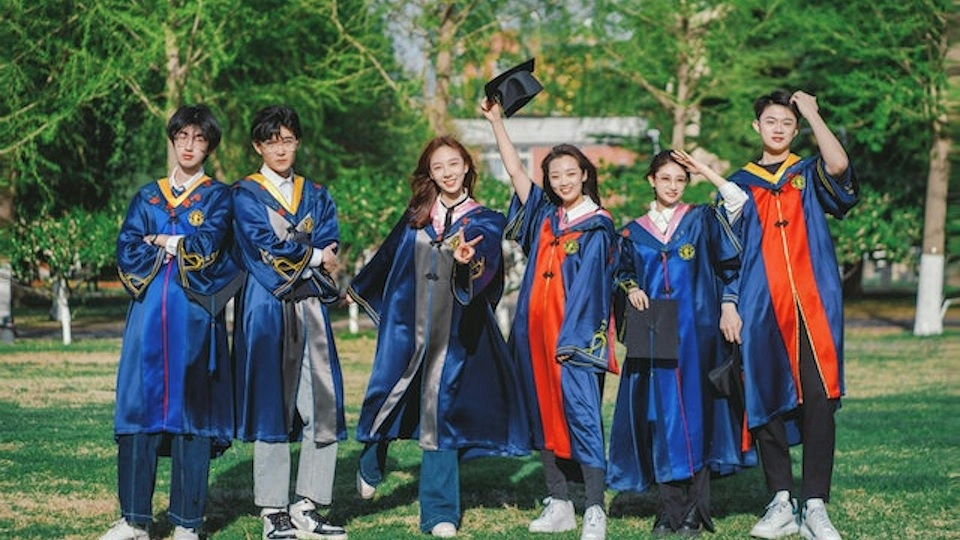 الصين تتوقع 12.7 مليون خريج جامعات في عام 2026