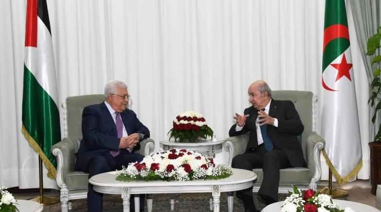 الرئيس الفلسطيني محمود عباس يتلقى برقية تهنئة بذكرى إعلان الاستقلال من الرئيس الجزائري عبد المجيد تبون