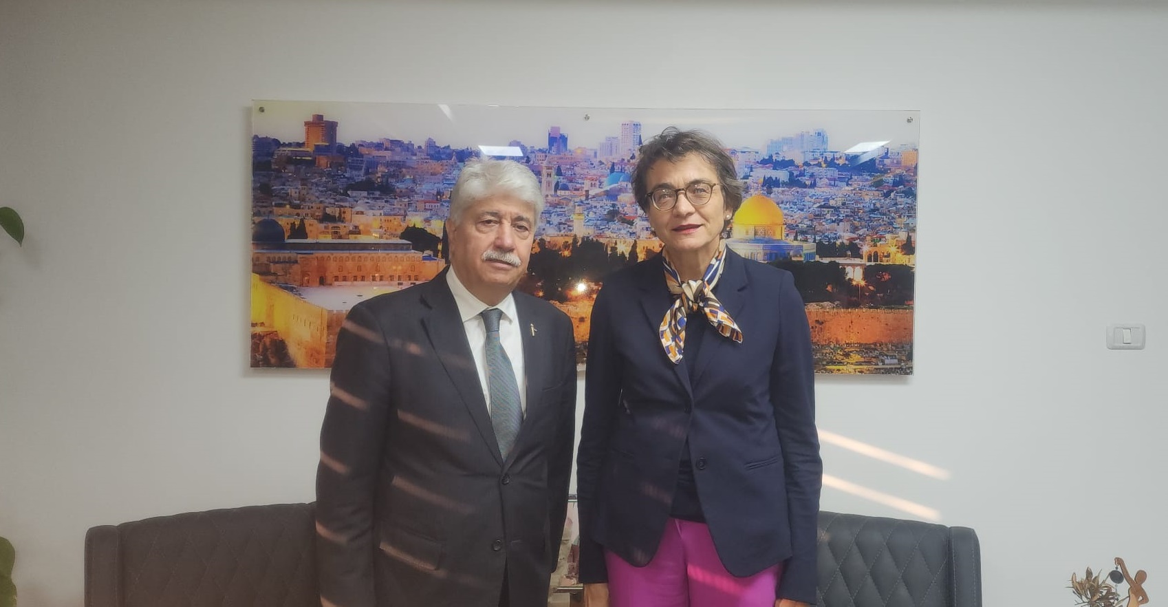 خلال لقائه السفيرة الالمانية أنكة شليم ، د. مجدلاني : ن حذر من مشاريع لفصل وتقسيم قطاع غزة