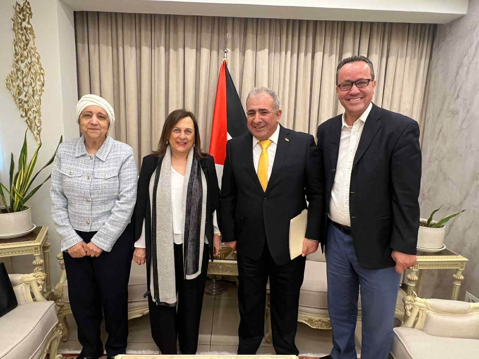 جمعية المواساة في زيارة تهنئة لسعادة السفير الدكتور محمد الأسعد بمناسبة تولّيه منصبه الجديد سفيرًا لدولة فلسطين في لبنان