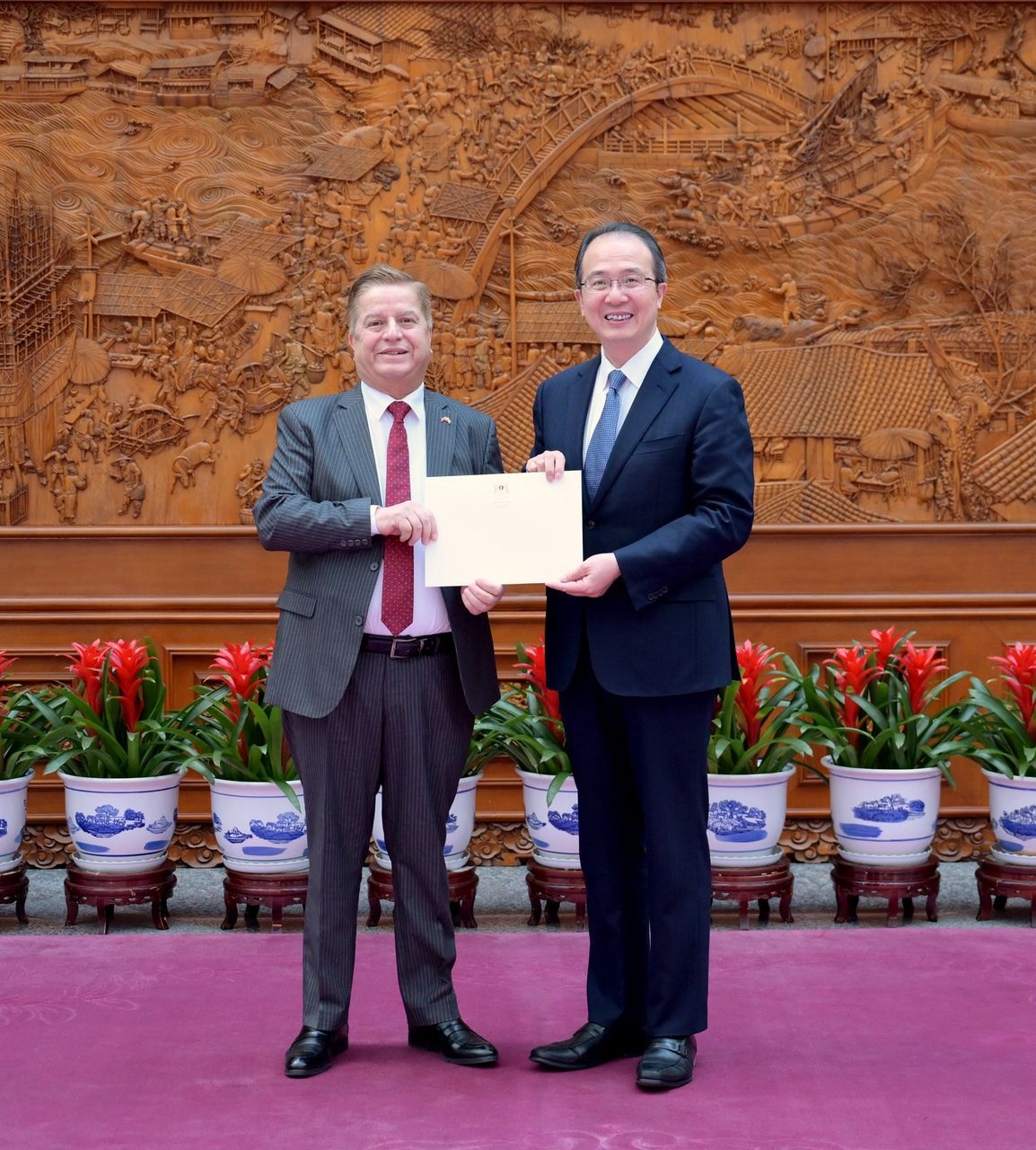 جواد عواد يقدم أوراق اعتماده إلى الخارجية الصينية سفيرا لدولة فلسطين لدى جمهورية الصين الشعبية