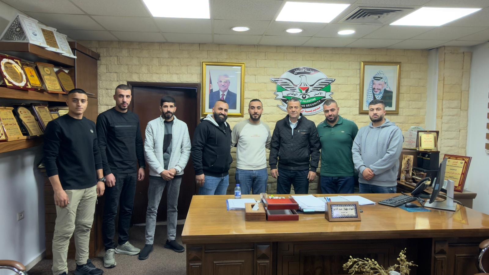 وفد من الشبيبة اقليم جنوب الخليل يزور مديرية الأمن الوقائي ويلتقون اللواء هلال عبد الحق