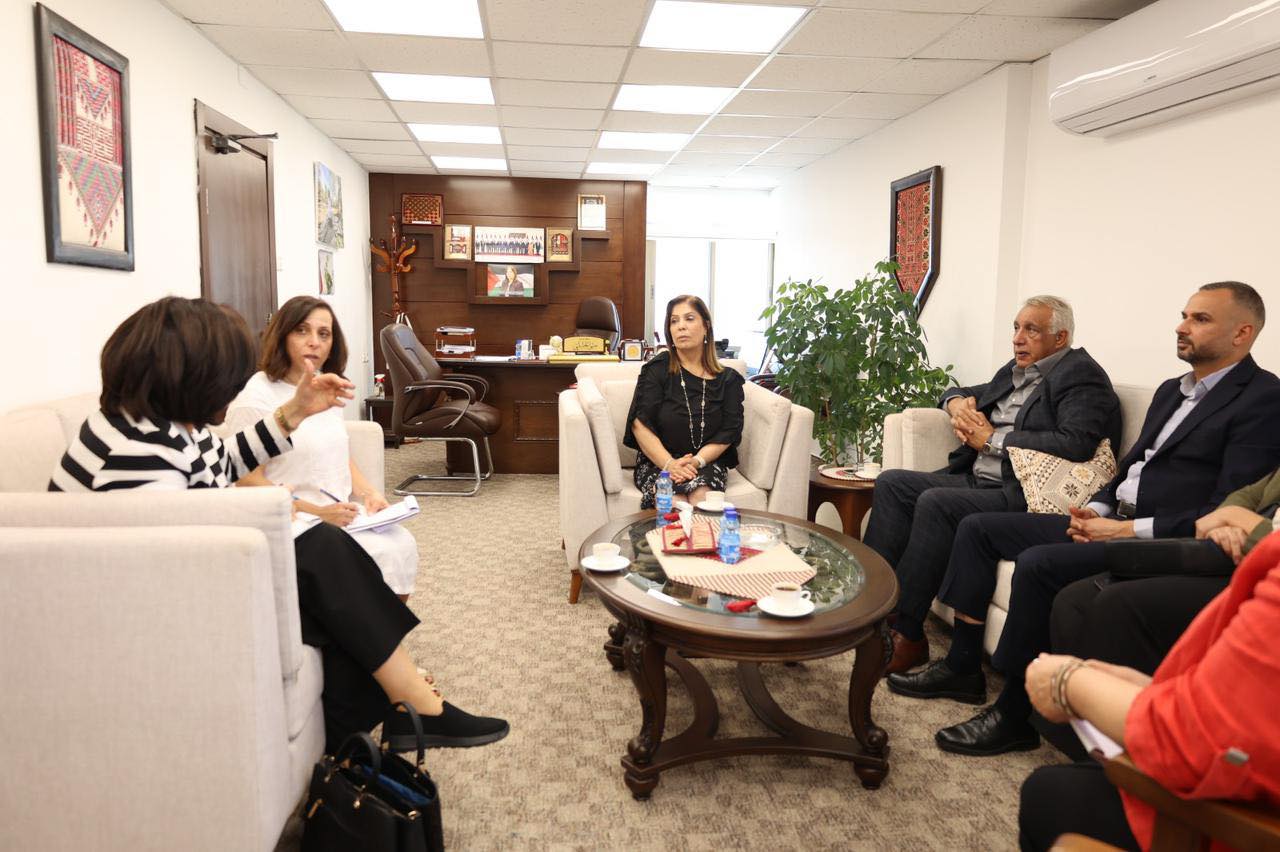 وزارة شؤون المرأة تبحث مع مؤسسة حماية سبل التعاون لدعم وحماية النساء في بيئة العمل