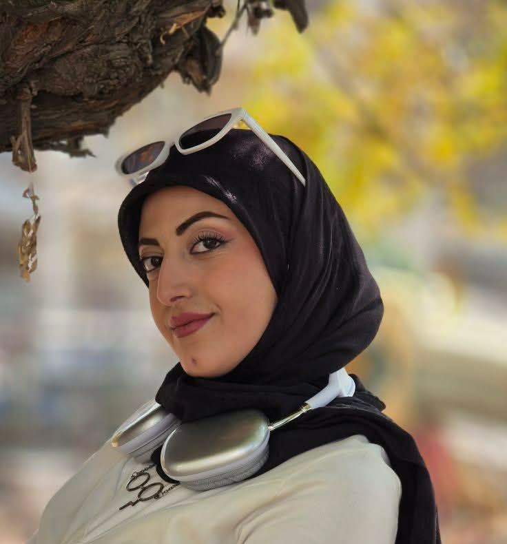 ورحتُ أنزعُ من ظلّي نداوتَهُ 