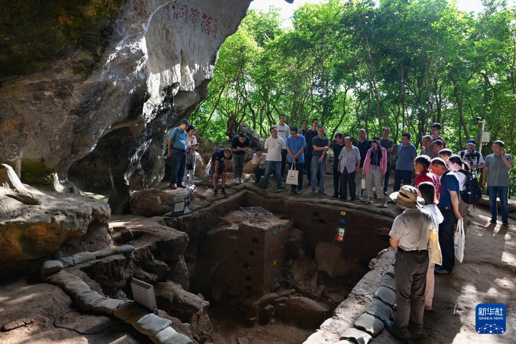 اكتشاف مقبرة من عصور ما قبل التاريخ في مقاطعة جزرية في الصين