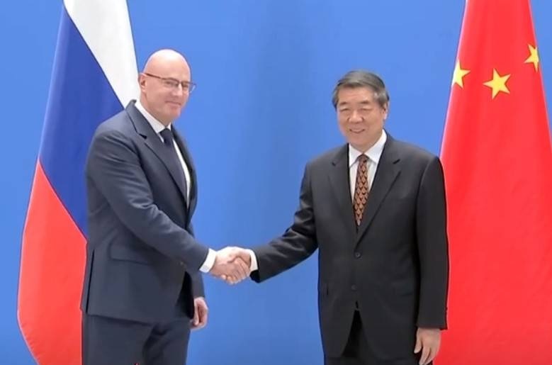 الصين وروسيا تعقدان الدورة الـ29 للجنة الاجتماعات الدورية بين رئيسي حكومتي البلدين