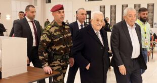 الرئيس محمود عباس يتفقد قاعة الانتخابات المركزية لحركة الشبيبة الفتحاوية